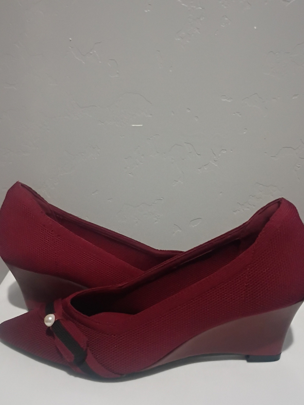 Elegant BURGUNDY Wedge Pumps with Pearl Bow Detail